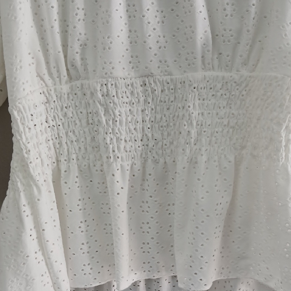 URBAN Romantics White Eyelet Blouse - Picture 3 of 7